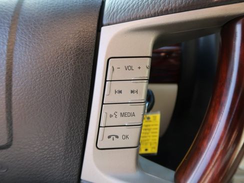 Used 2009 Lincoln MKZ Base image 18