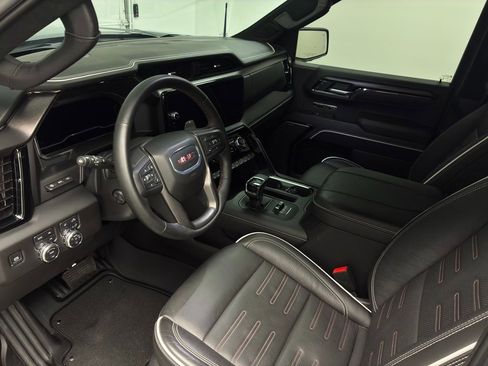 Used 2025 GMC Sierra 1500 AT4X image 28