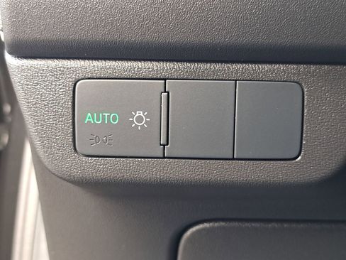 Certified 2024 Audi Q4 e-tron Premium RWD image 29