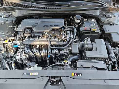 Used 2025 Hyundai Elantra SEL FWD image 35