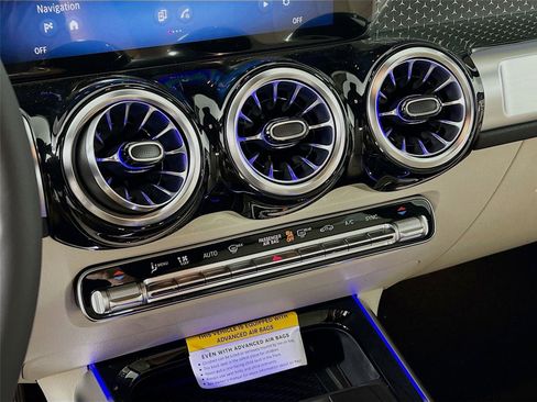 Used 2025 Mercedes-Benz GLB 250 GLB 250 image 15