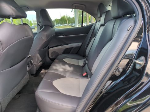 Certified 2020 Toyota Camry XLE FWD image 30