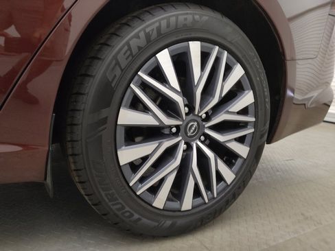 Used 2025 Nissan Altima 2.5 SV FWD image 31