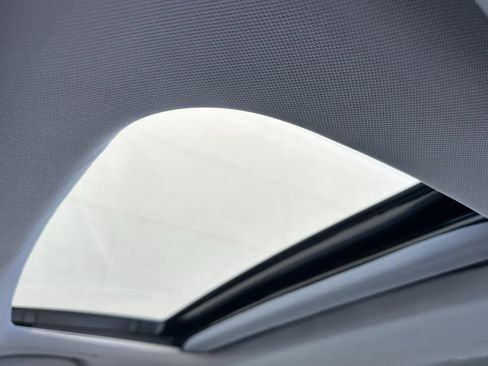 Used 2023 Acura TLX w/ Technology Package image 9