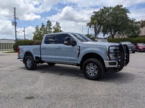 Used 2025 Ford F350 Lariat AWD/4WD image 2