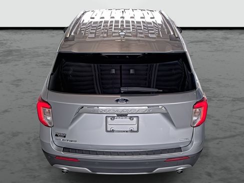 Used 2020 Ford Explorer Limited RWD image 3