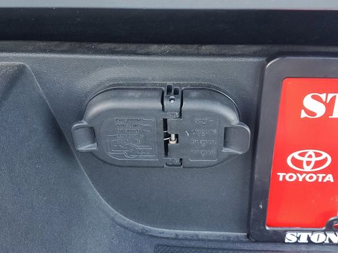 Used 2024 Toyota Tacoma SR5 image 9