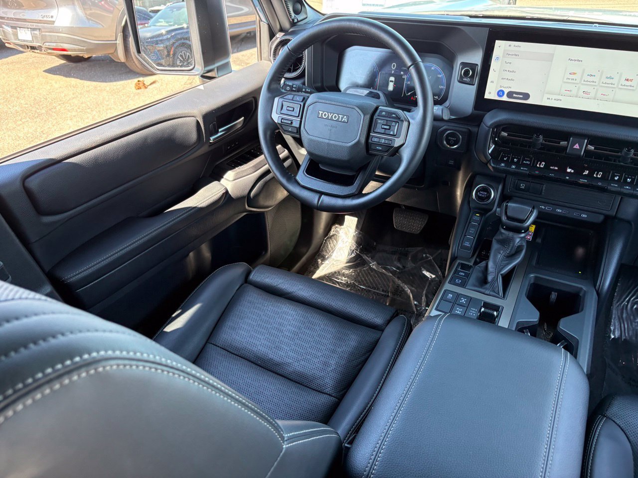 Used 2025 Toyota Land Cruiser w/ Premium Package AWD/4WD image 17