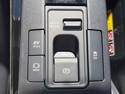 Certified 2026 Toyota Prius XLE FWD image 36