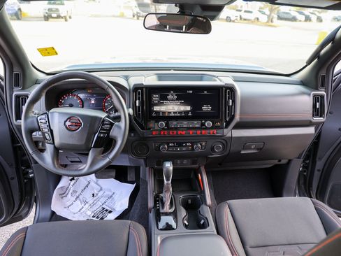 Used 2025 Nissan Frontier Pro-X image 44