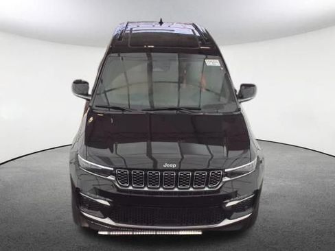 Used 2025 Jeep Grand Cherokee Summit AWD/4WD image 2