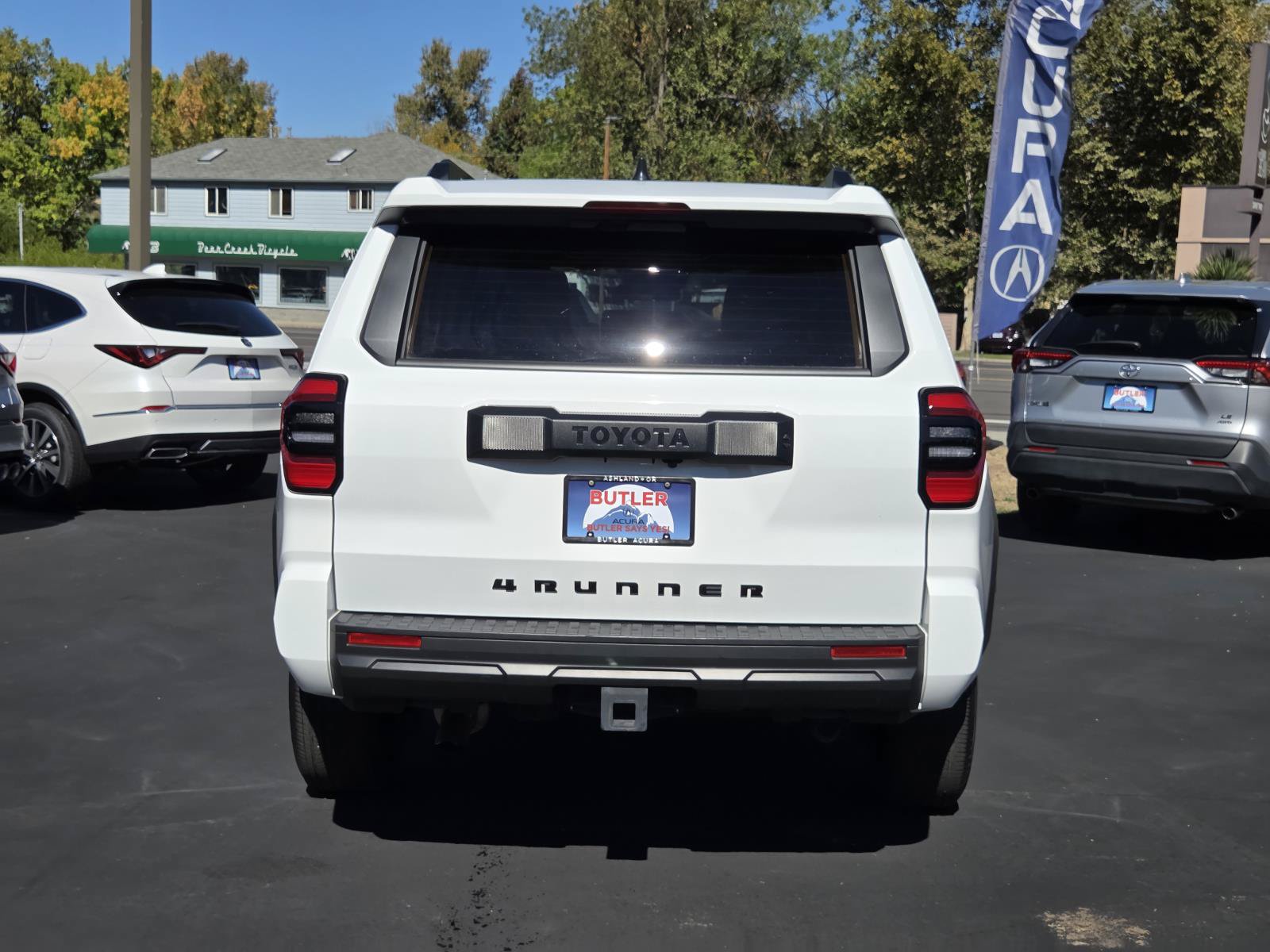 Used 2025 Toyota 4Runner SR5 AWD/4WD image 6