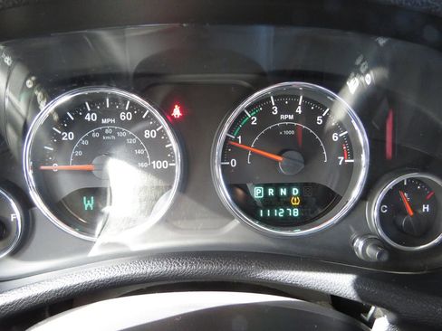 Used 2012 Jeep Wrangler Sahara w/ Connectivity Group image 19