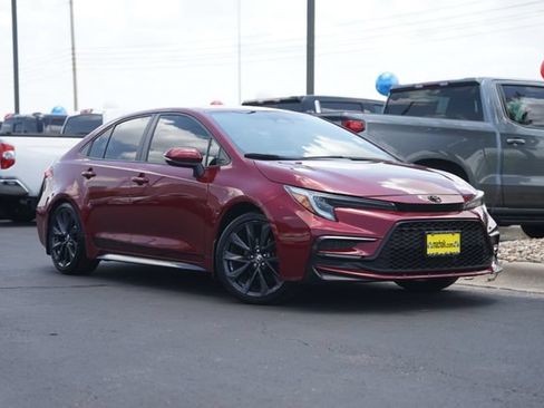 Used 2024 Toyota Corolla SE FWD image 2