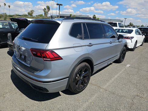Used 2023 Volkswagen Tiguan SE R-Line image 6
