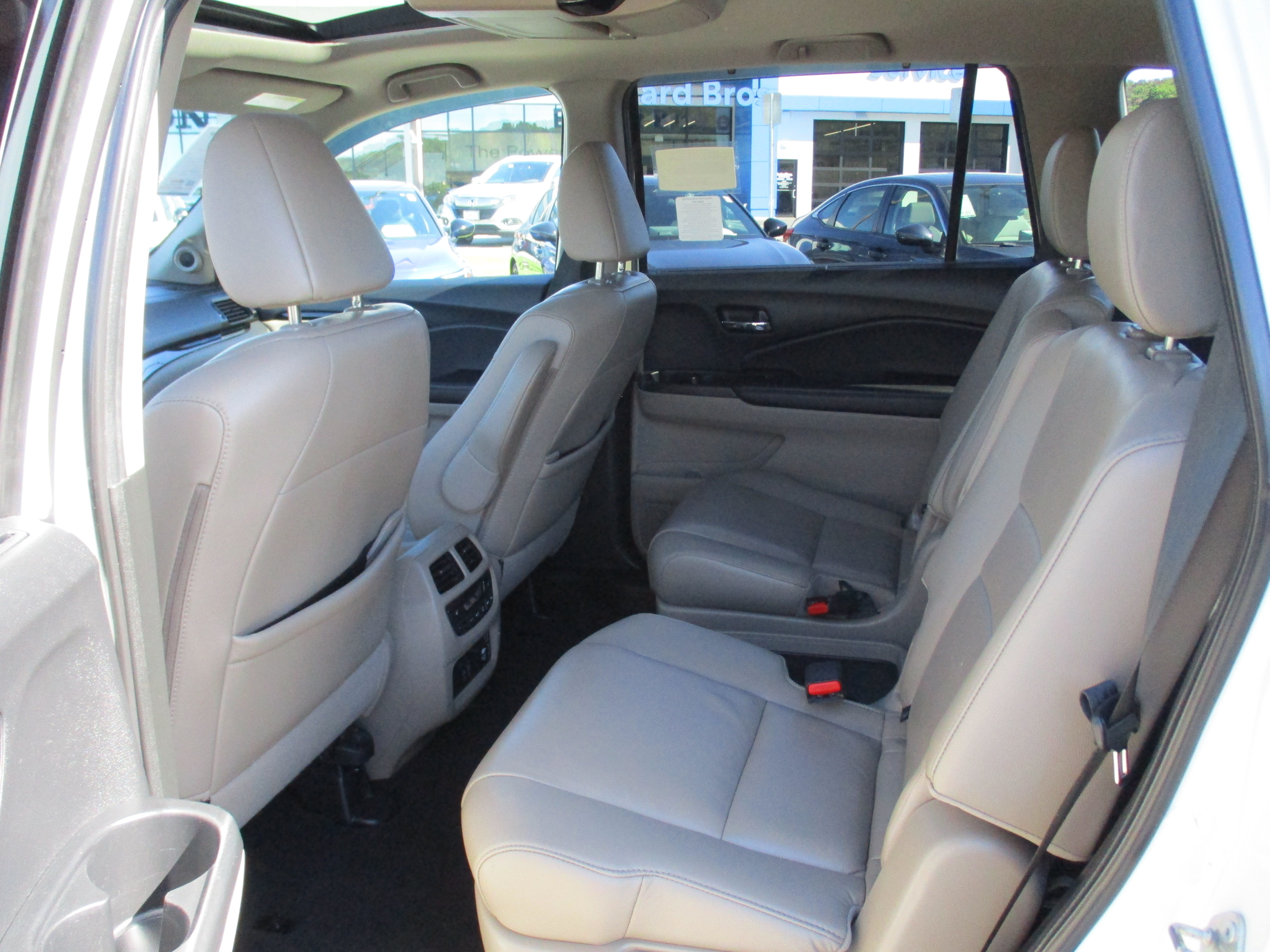 Certified 2020 Honda Pilot Touring image 14