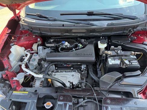 Used 2016 Nissan Rogue SV image 9