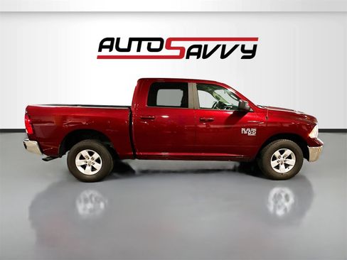 Used 2021 RAM 1500 Classic SLT image 8