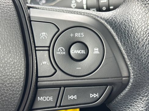 Used 2023 Toyota Corolla Cross L AWD/4WD image 27