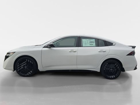 New 2026 Nissan Sentra SR image 2