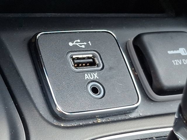 Used 2020 Jeep Cherokee Limited AWD/4WD image 26