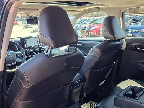 Used 2022 Toyota Highlander Limited image 28