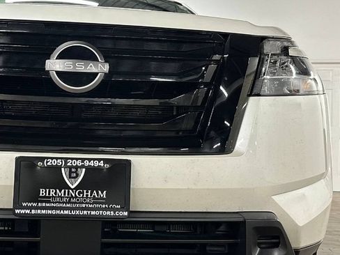 Used 2022 Nissan Pathfinder SV w/ SV Black Package FWD image 5