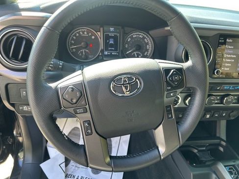 Used 2022 Toyota Tacoma TRD Off-Road image 20