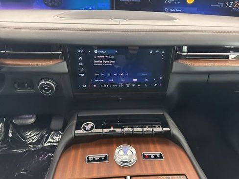 New 2025 Lincoln Navigator L Black Label image 11