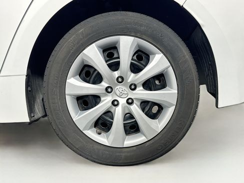 Used 2024 Toyota Corolla LE FWD image 11