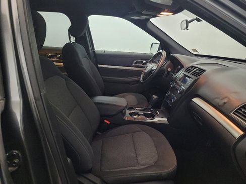 Used 2018 Ford Explorer XLT FWD image 21