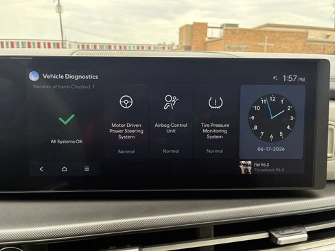 Used 2025 Hyundai Santa Fe SEL FWD image 16