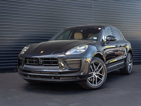 Certified 2026 Porsche Macan AWD/4WD image 1