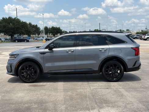 Used 2023 Kia Sorento SX FWD image 2