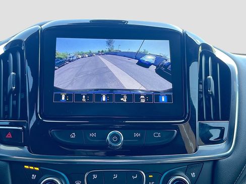 Used 2023 Chevrolet Traverse High Country FWD image 14
