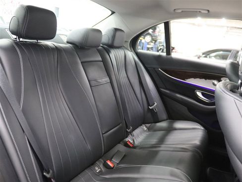 Used 2018 Mercedes-Benz E 300 4MATIC image 15