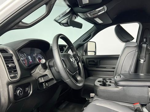 Used 2025 RAM 2500 Tradesman w/ Chrome Appearance Group image 21