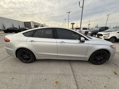 Used 2019 Ford Fusion SE w/ Equipment Group 151A image 12