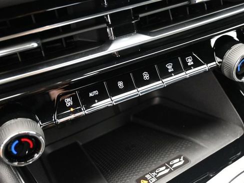 New 2026 Chevrolet Traverse LT image 34