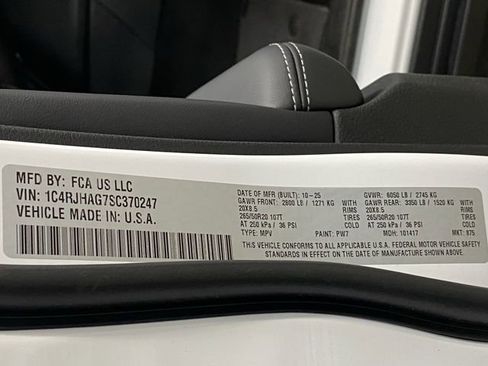 New 2025 Jeep Grand Cherokee Altitude image 41