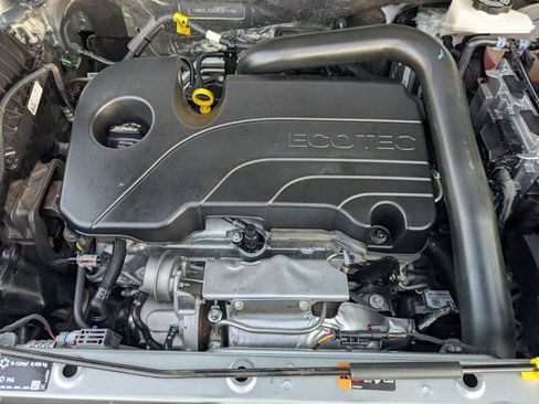 Used 2024 GMC Terrain SLE image 22