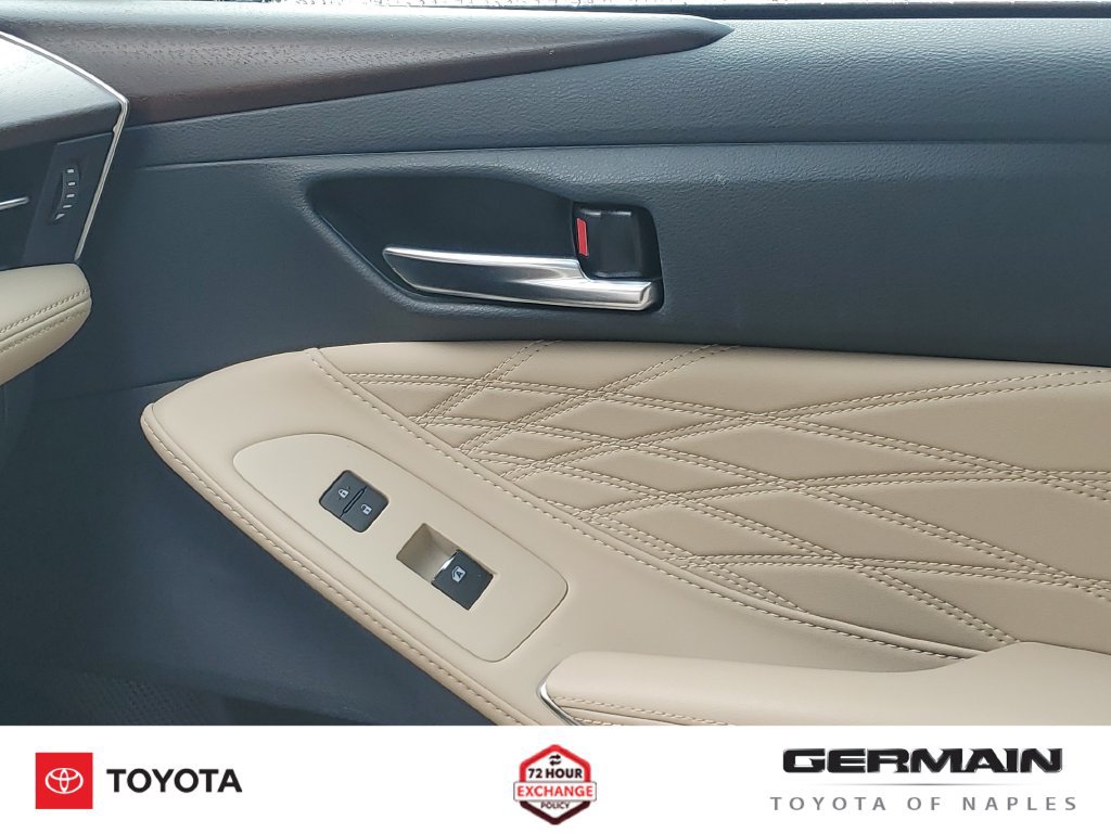 Used 2020 Toyota Avalon Limited FWD image 28