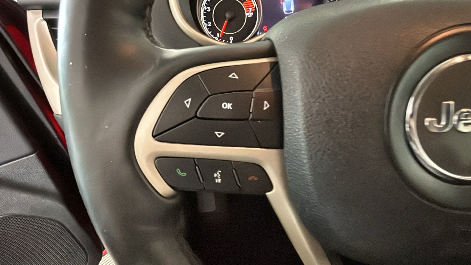 Used 2018 Jeep Cherokee Limited w/ High Altitude Package AWD/4WD image 19
