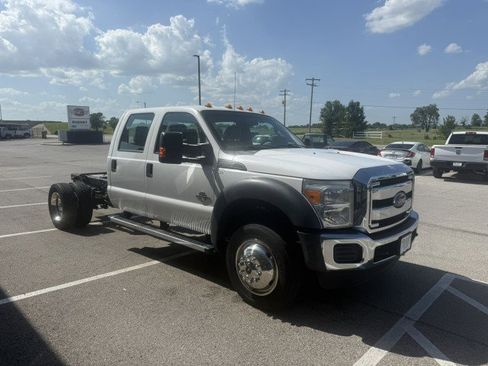 Used 2016 Ford F550 4x4 Crew Cab Super Duty image 3
