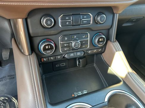 Used 2021 Chevrolet Tahoe High Country w/ Premium Package image 13