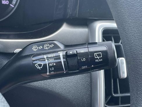 Used 2021 Kia Sorento LX FWD image 29