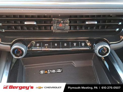 Certified 2025 Chevrolet Suburban LT AWD/4WD image 18