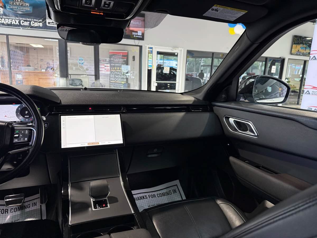 Used 2025 Land Rover Range Rover Velar Dynamic SE AWD/4WD image 27