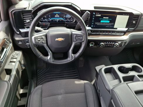 Certified 2024 Chevrolet Silverado 1500 LT AWD/4WD image 11