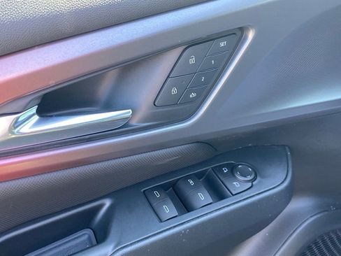 New 2025 Chevrolet Equinox EV RS w/ Convenience Package II FWD image 14